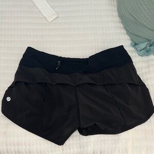 Lululemon Speed Up Shorts 2.5